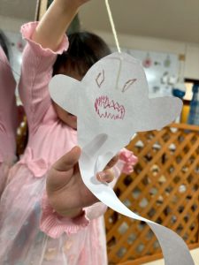 10月リトミック②　おばけゆり